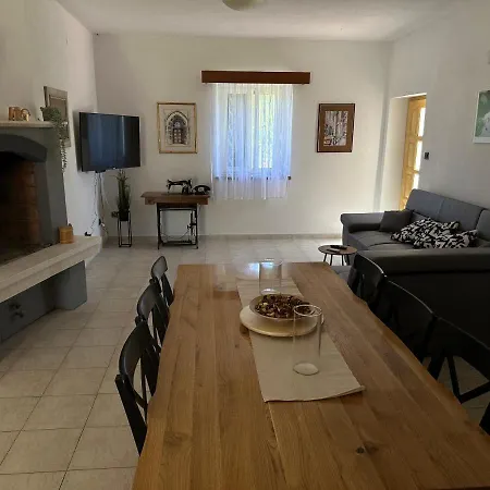 Bozini Dvori * Drniš