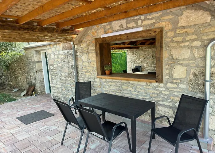 Bozini Dvori Villa *